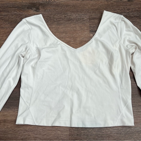 Lululemon Align V-neck Long Sleeve Top in White Size 6 Flawed* - Picture 2 of 9